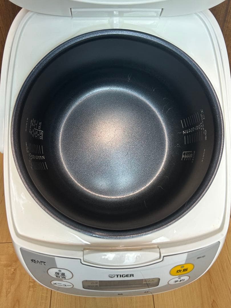 Y 美品　タイガー魔法瓶　炊飯器 1升 炊きたて JBH-G181 2023年