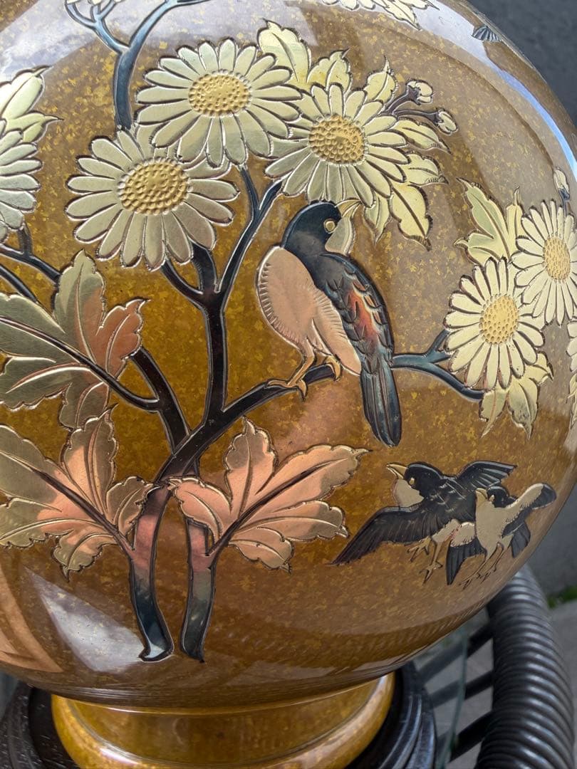 真鍮の花瓶 金色の花瓶 花と鳥の装飾