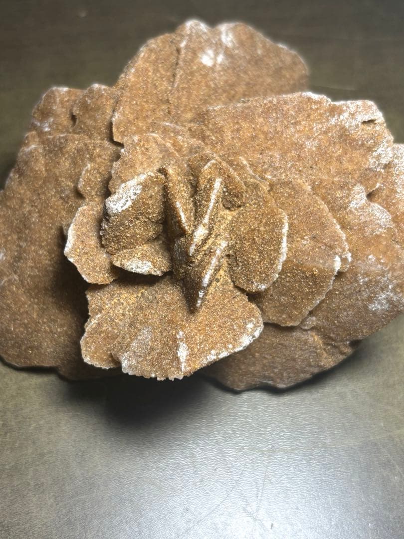 砂漠のバラ　デザートローズ　置物（新品未使用）大きめ　花の形　サハラ砂漠