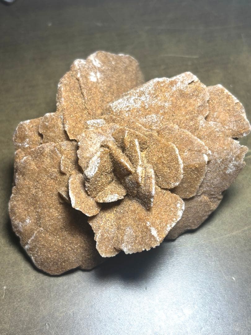 砂漠のバラ　デザートローズ　置物（新品未使用）大きめ　花の形　サハラ砂漠