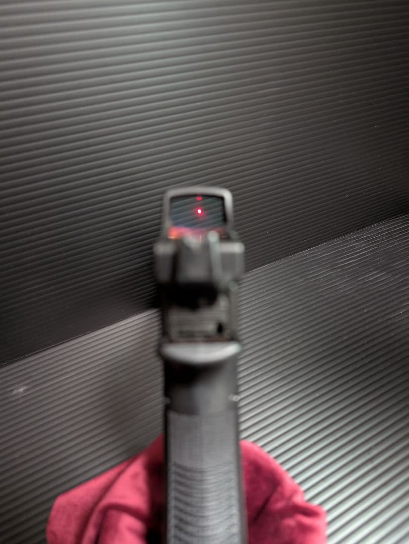 東京マルイ　グロック34　予備マガジン　ドットサイト付き