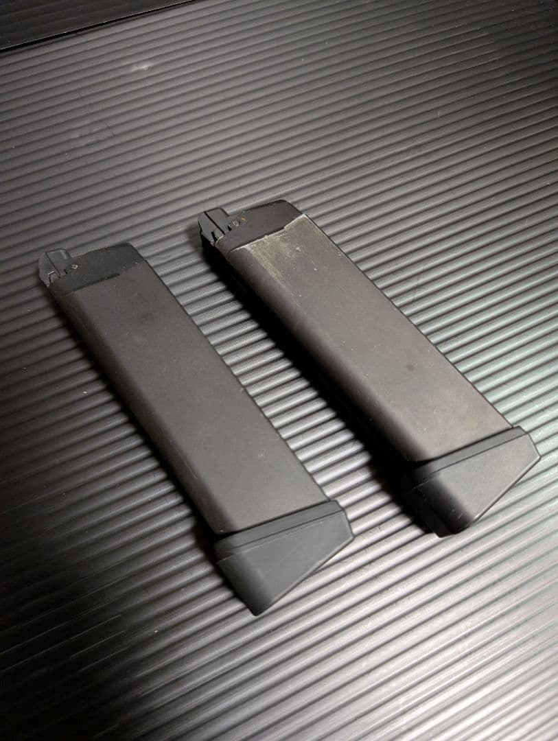 東京マルイ　グロック34　予備マガジン　ドットサイト付き