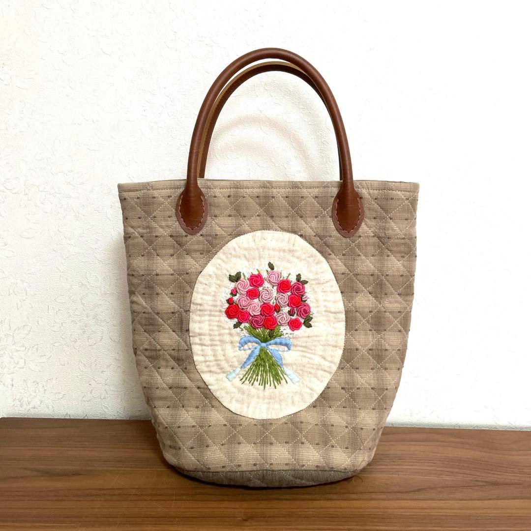 パッチワークキルトトートバッグ　ハンドメイド