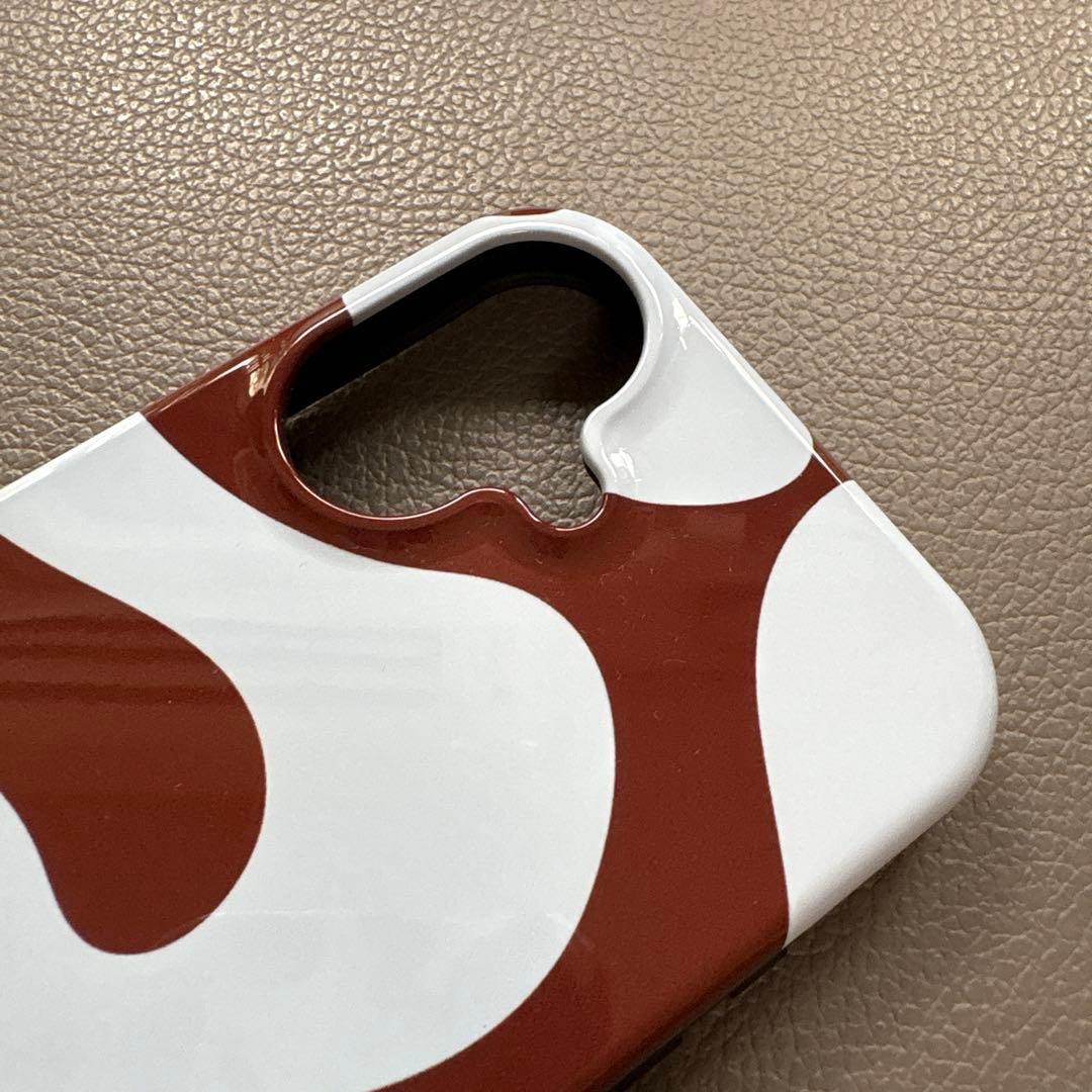 【新品・未使用】BURGA 抽象模様（Core）iPhone16 ケース
