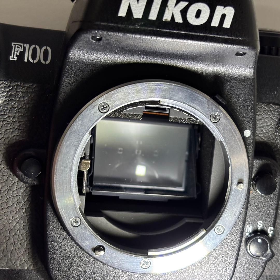 Nikon F100 一眼レフカメラ（ジャンク）