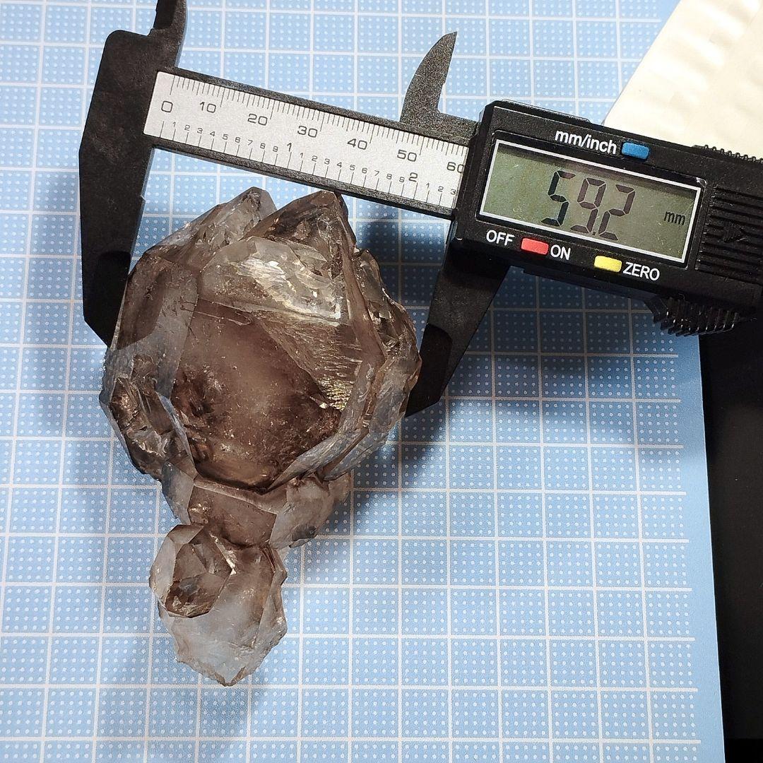 251g 巨大 セプタークォーツ 松茸水晶 ジャカレー水晶 カテドラル水晶 原石
