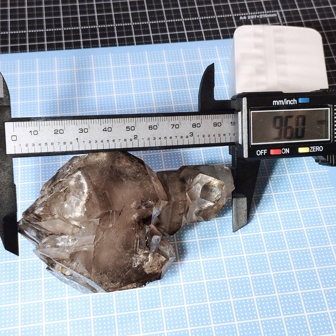 251g 巨大 セプタークォーツ 松茸水晶 ジャカレー水晶 カテドラル水晶 原石