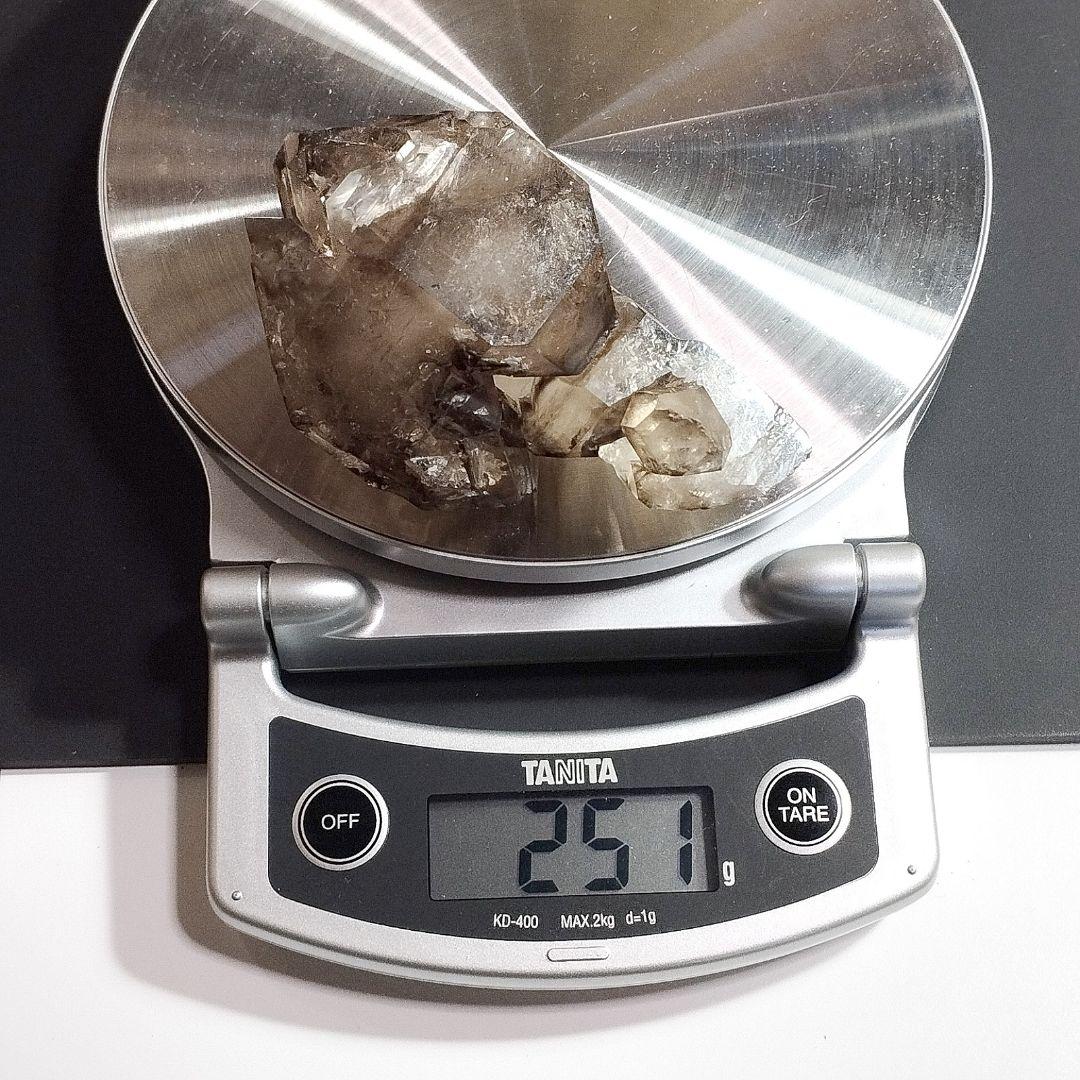 251g 巨大 セプタークォーツ 松茸水晶 ジャカレー水晶 カテドラル水晶 原石