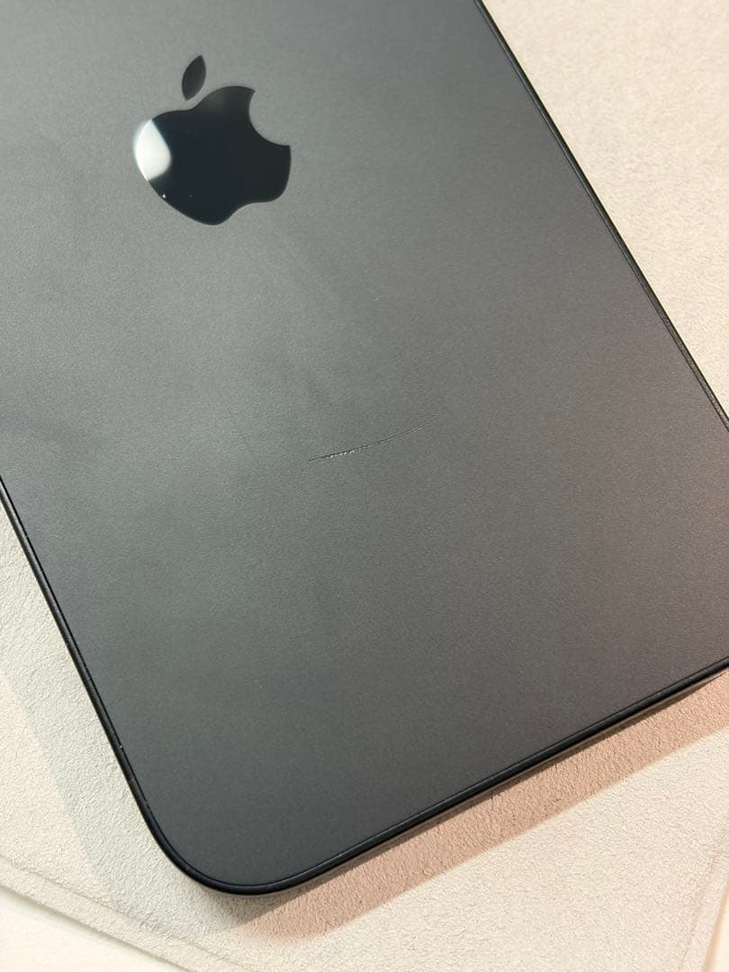 ほぼ未使用 iPhone 16e アメリカ版 128GB ブラック 本体のみ