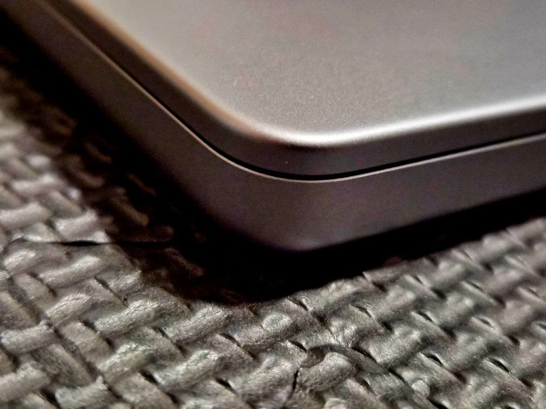 【美品】MacBookPro14″ (2021, M1 Pro) 512gb