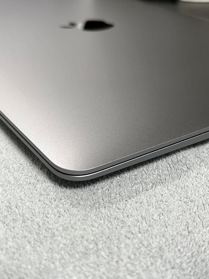 【美品】MacBook Air M1 8GB / 256GB スペースグレイ