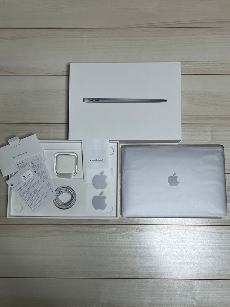 【美品】MacBook Air M1 8GB / 256GB スペースグレイ