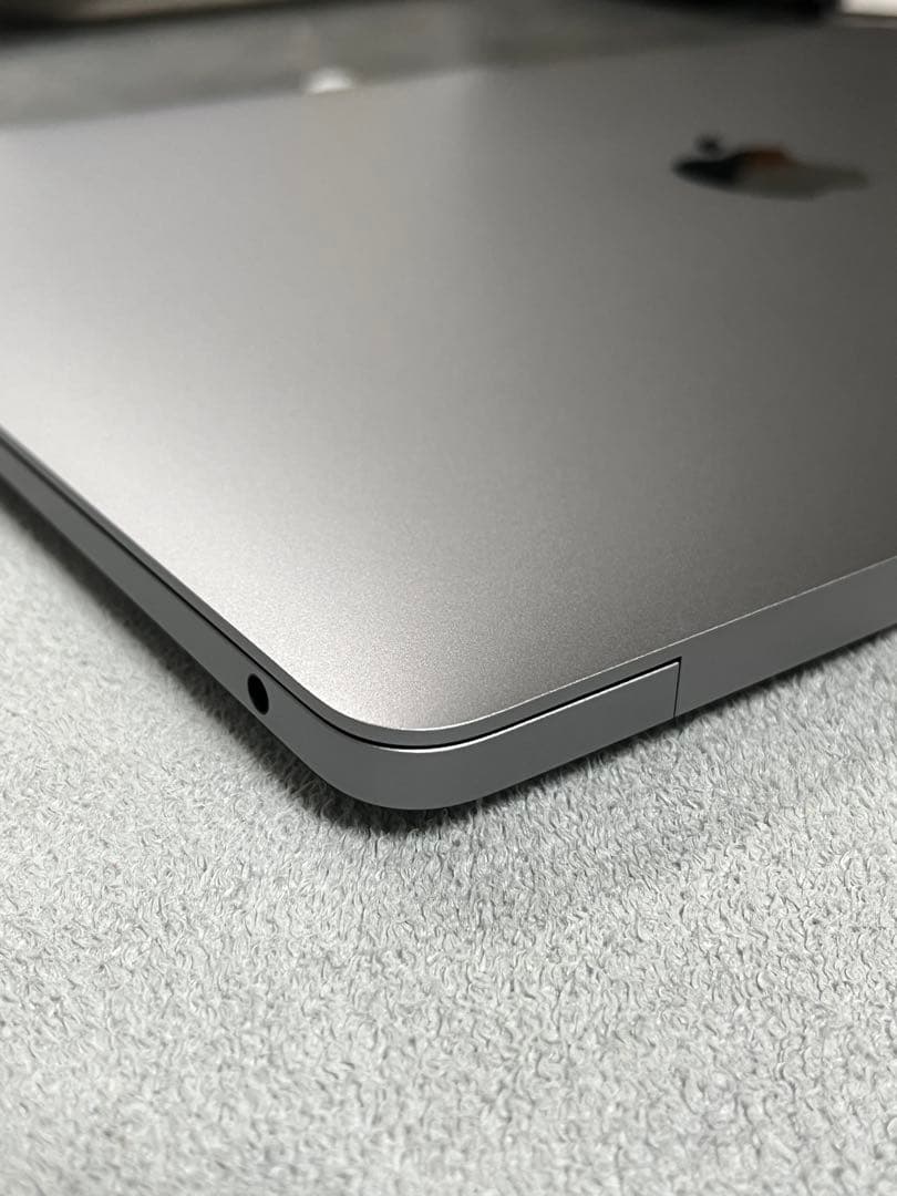 【美品】MacBook Air M1 8GB / 256GB スペースグレイ