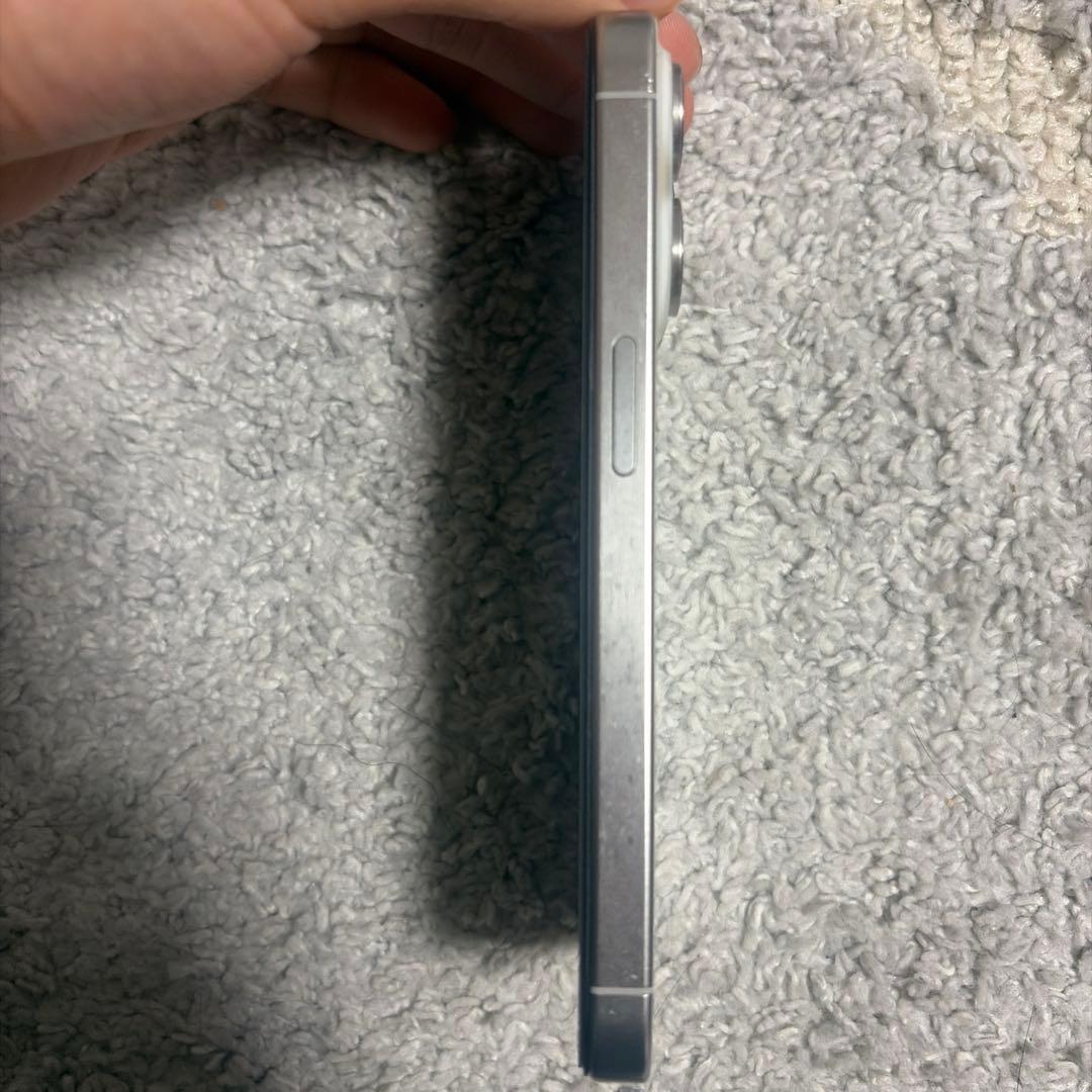 Apple iPhone 15Pro本体ホワイト