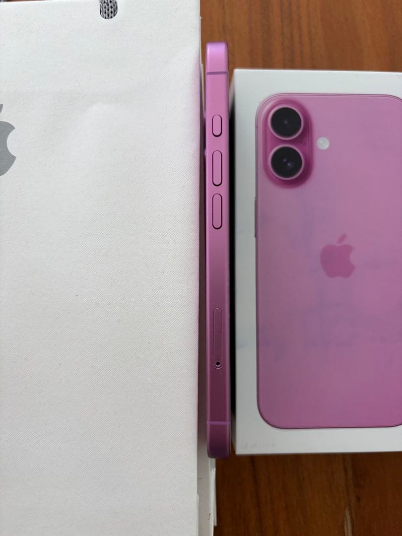 美品 iPhone16 国内SIMフリー版 Apple Store購入