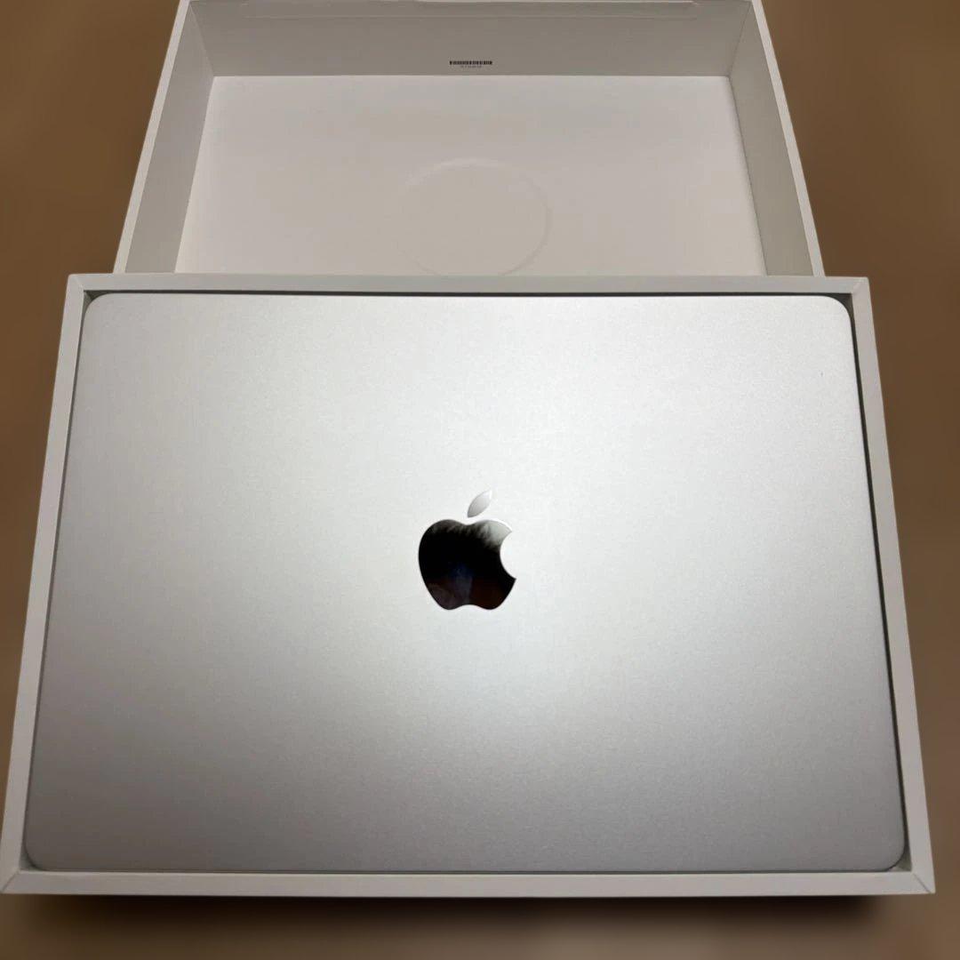 【美品】M4 MacBookAir13インチ16GB 512GB 充放電回数5回