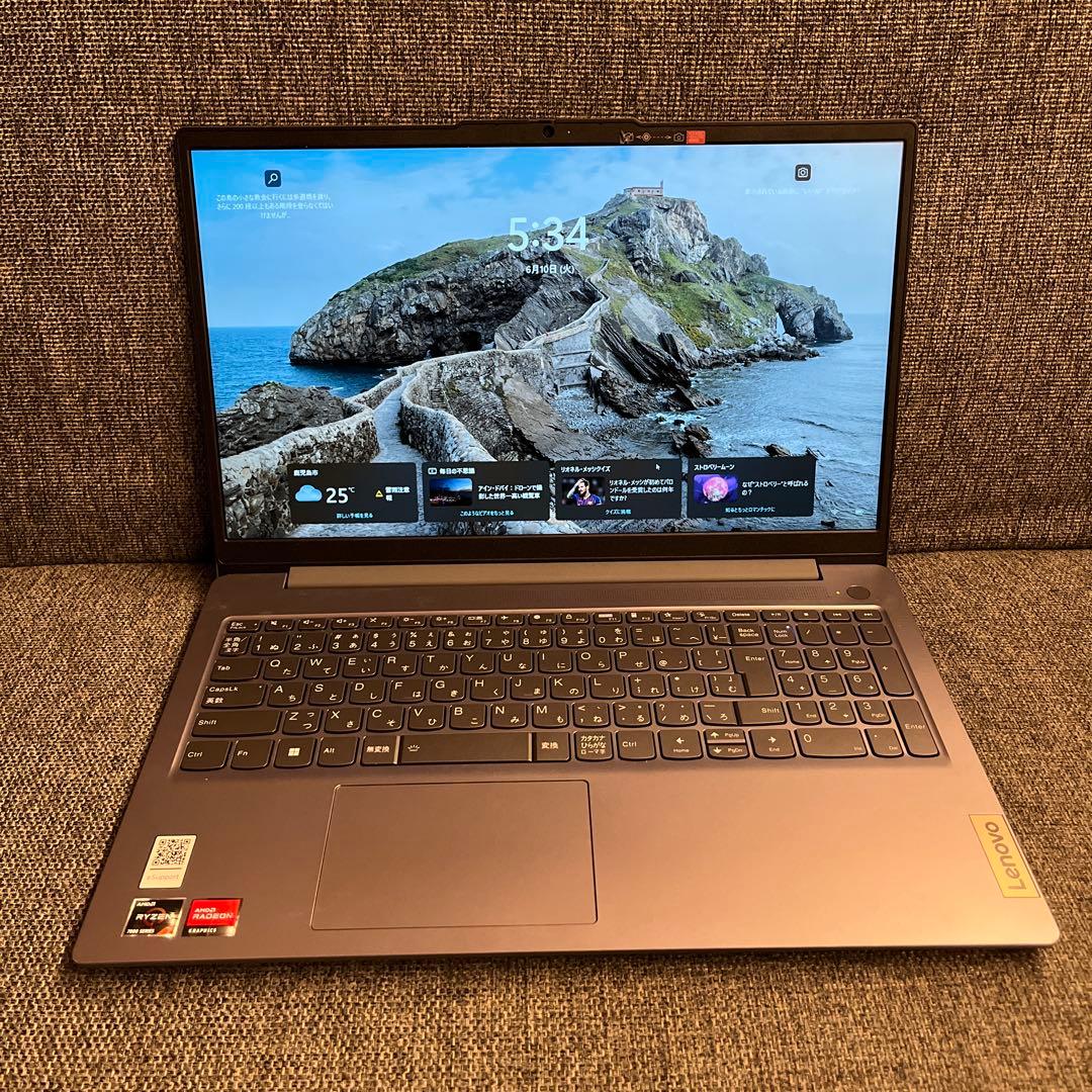 Lenovo IdeaPad Slim 3 Gen 8 ノートPC