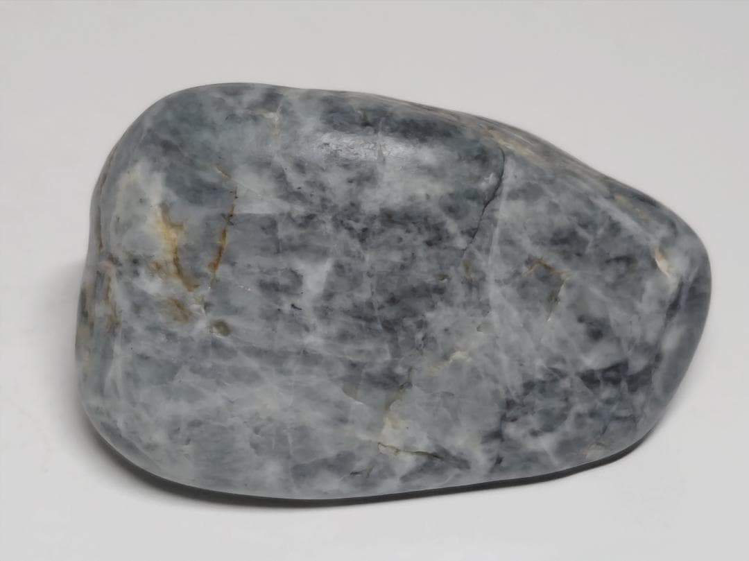 糸魚川㊹ 翡翠 94g ヒスイ 原石 鑑賞石 自然石 誕生石 鉱物 鉱石 水石