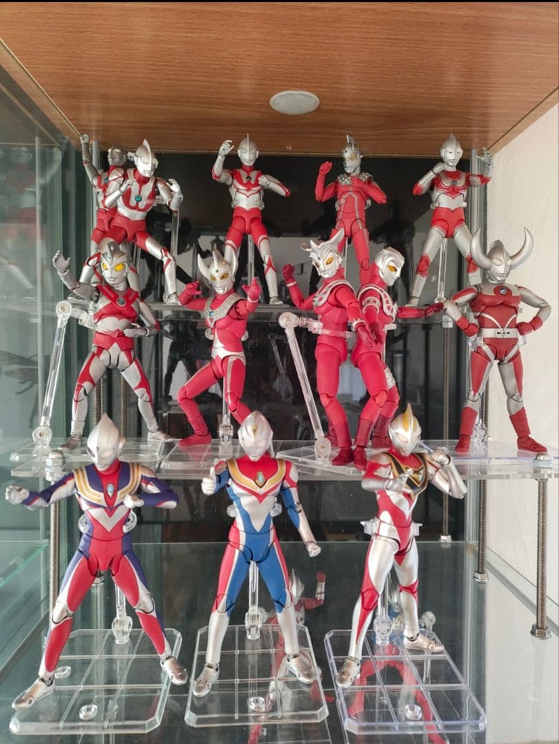 フィギュアーツ　ゴモラ
