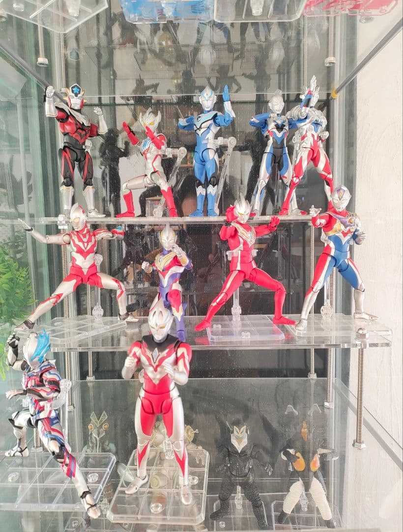 フィギュアーツ　ゴモラ