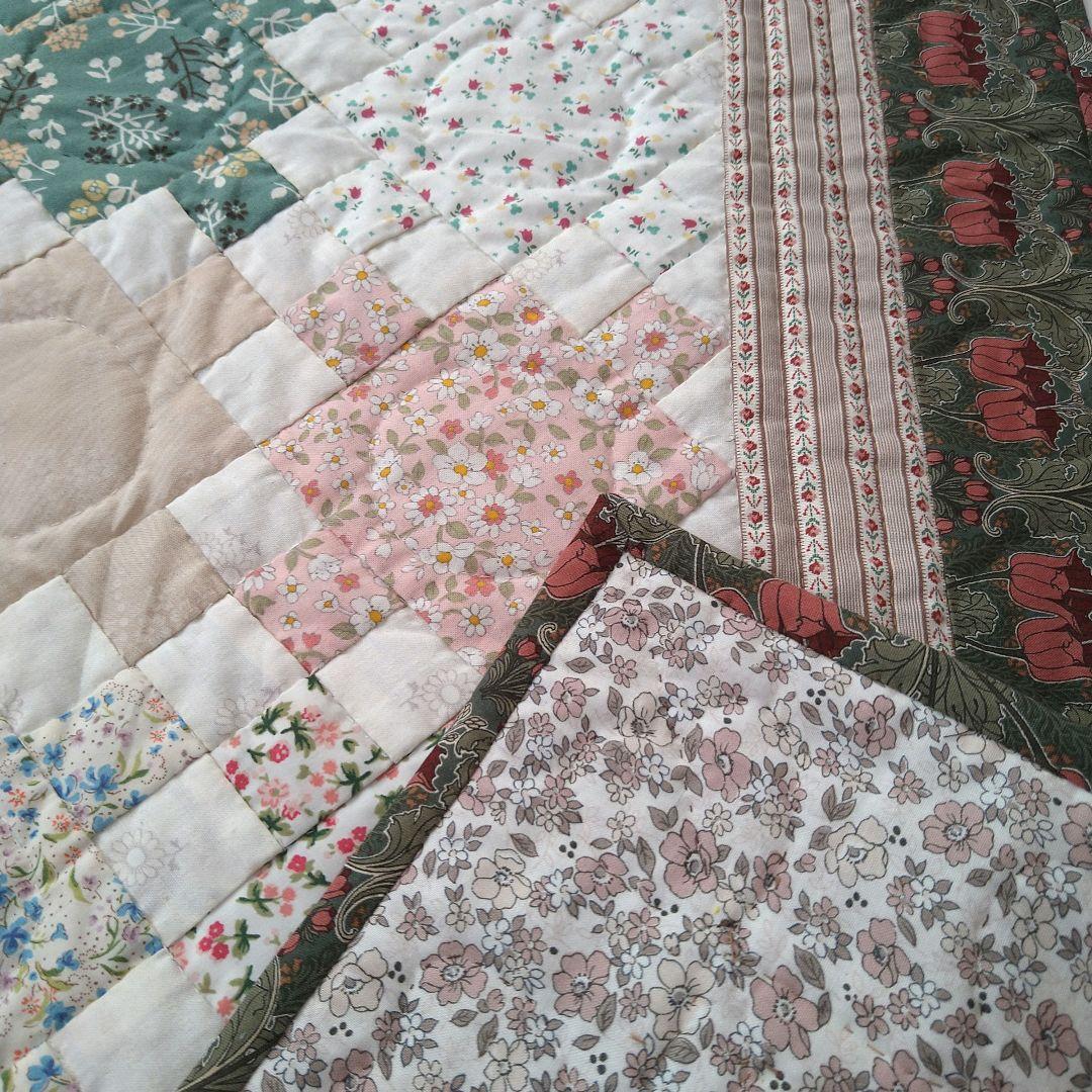 ハンドメイド　パッチワーク　キルト　タペストリー　マルチカバー　フリーマット