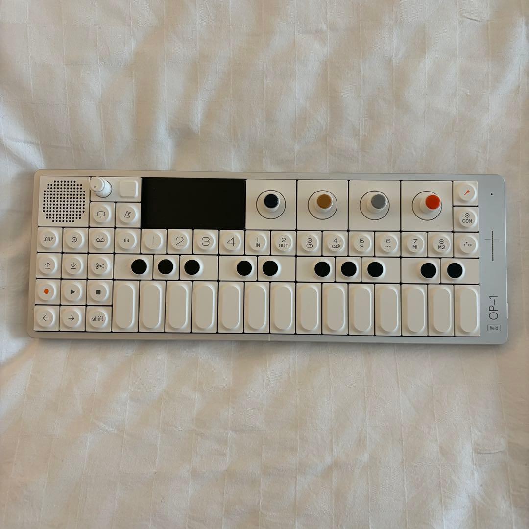 【美品】Teenage Engineering OP-1 Field