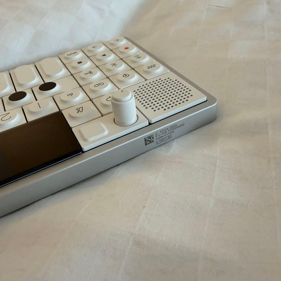 【美品】Teenage Engineering OP-1 Field