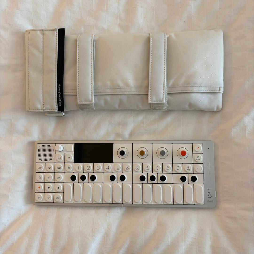 【美品】Teenage Engineering OP-1 Field