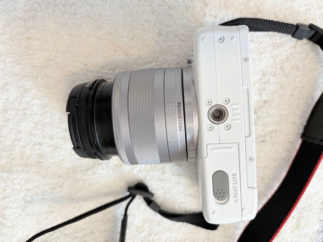 Canon EOS M10 一眼レフカメラ 〈動作確認済み〉