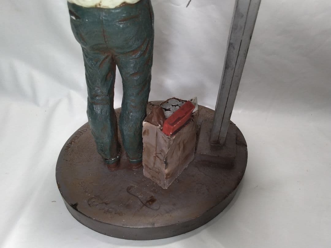 彫刻家　マイケル・ガーマン　1984　電話ボックスの男　フィギュア