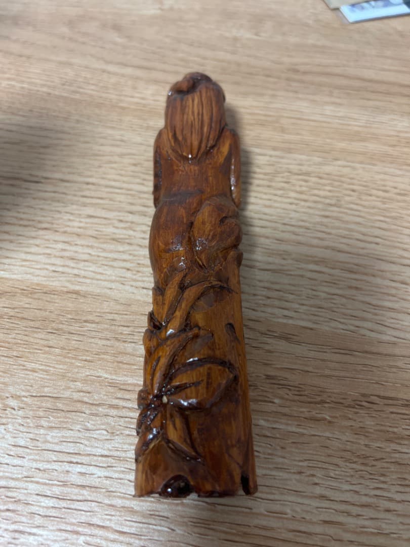 木製女性彫刻 花模様付き