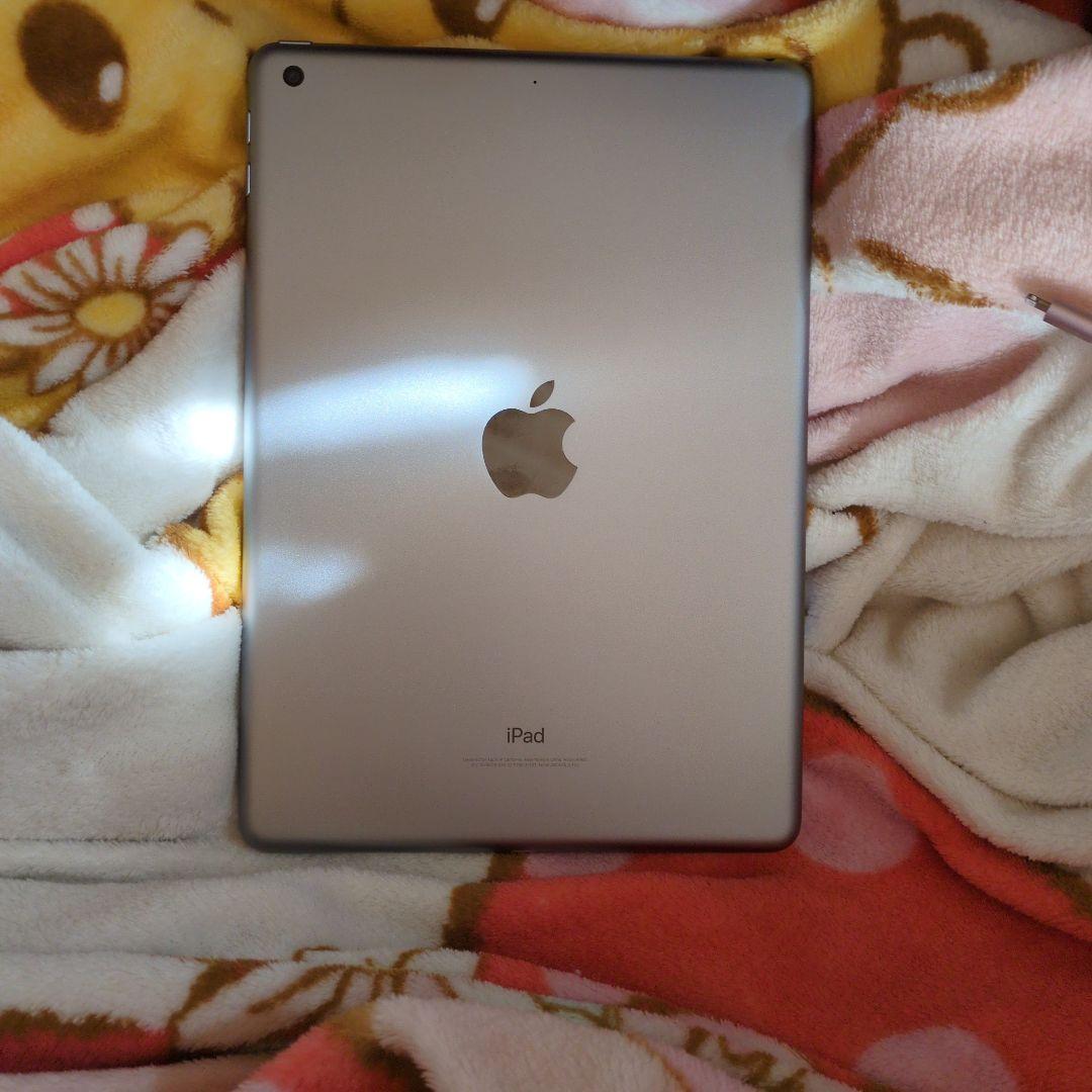 Apple iPad 9 、7インチ シルバーだい6世代