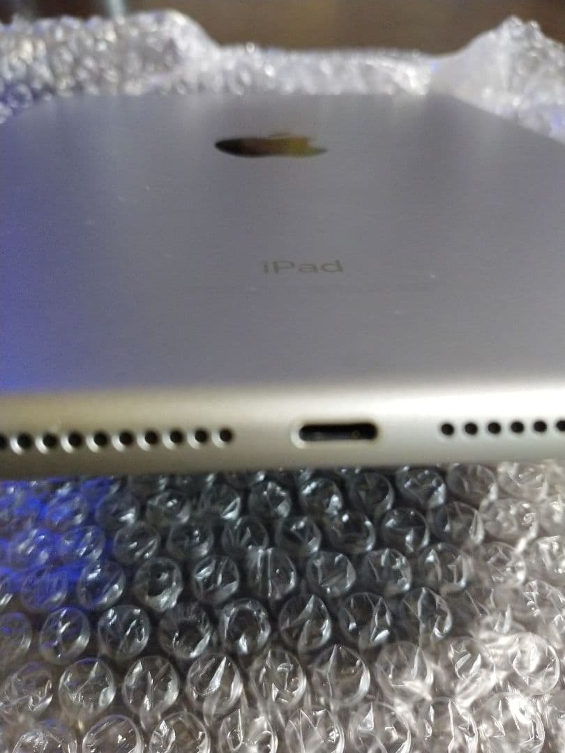 お*ー様 Apple iPad　6世代 難あり