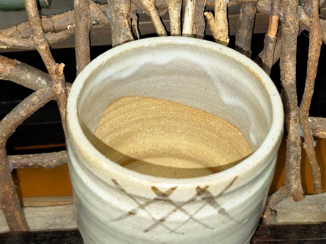 未使用　井上東也　唐津　火入れ　①　共箱付き　湯呑み　湯飲み