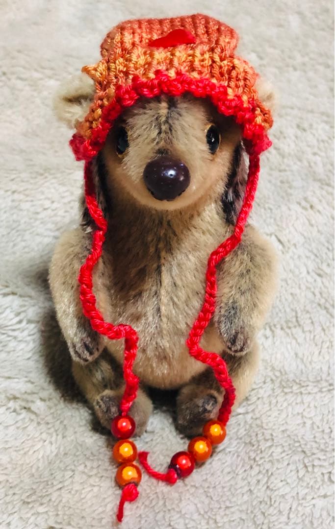 海外作家様　ハンドメイド　ぬいぐるみ　ハリネズミ　帽子付き