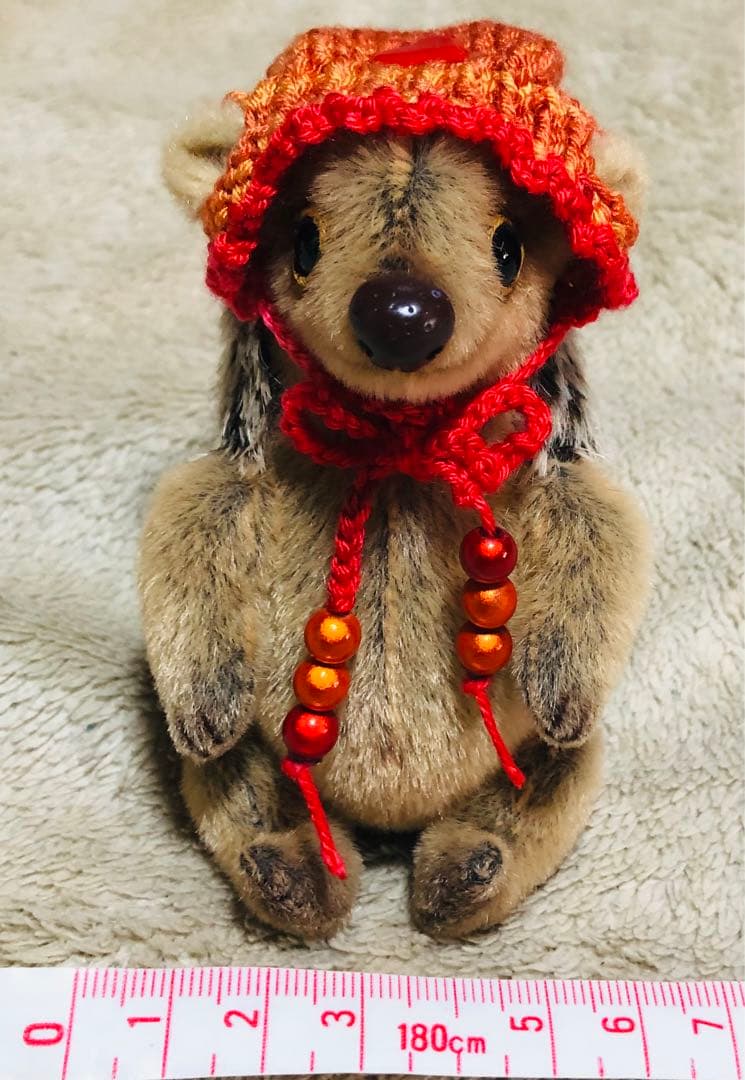 海外作家様　ハンドメイド　ぬいぐるみ　ハリネズミ　帽子付き