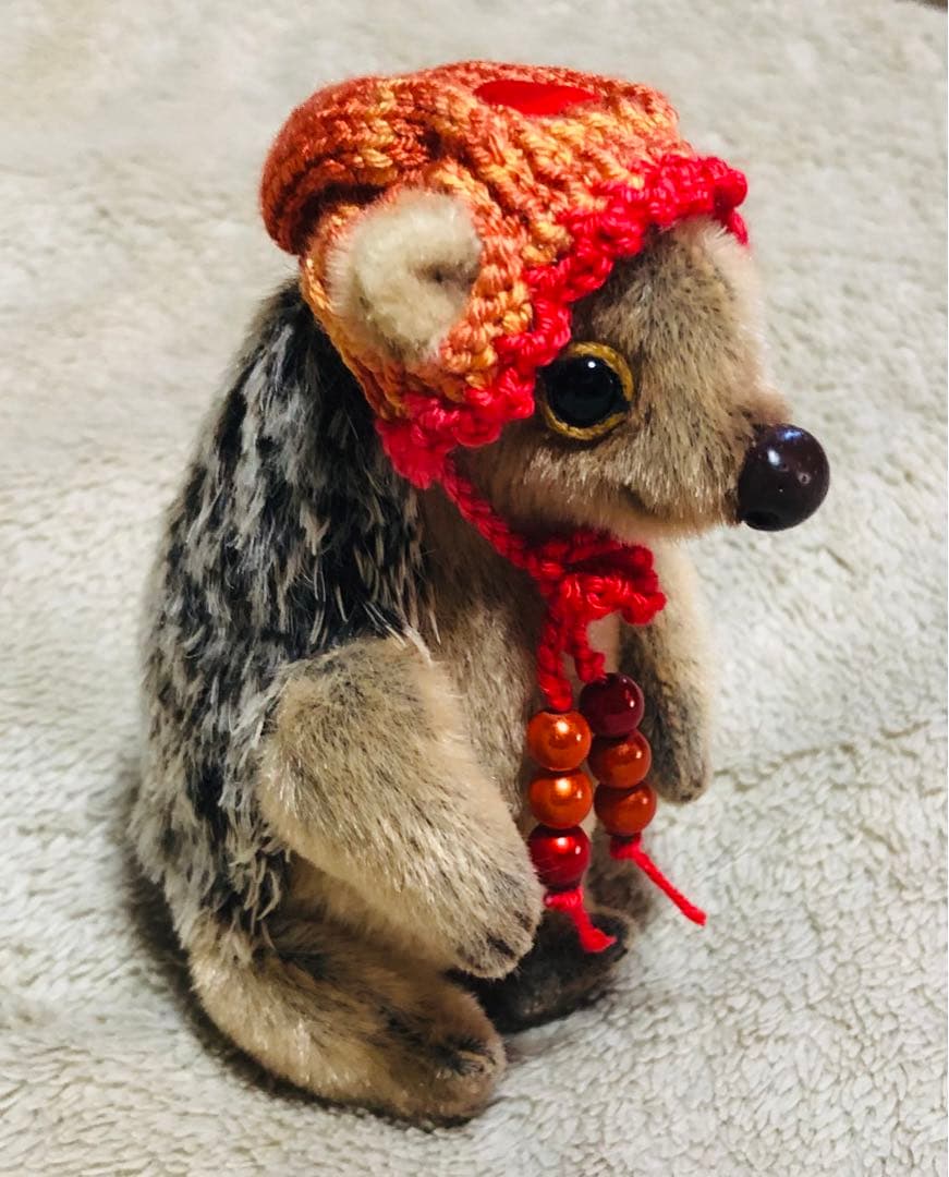 海外作家様　ハンドメイド　ぬいぐるみ　ハリネズミ　帽子付き