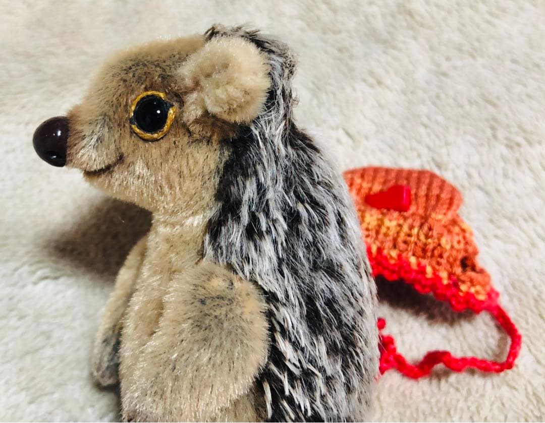 海外作家様　ハンドメイド　ぬいぐるみ　ハリネズミ　帽子付き