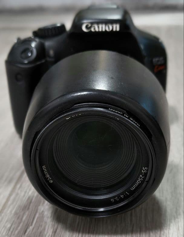 EOS KISS X4 本体　標準レンズ、ズームレンズセット