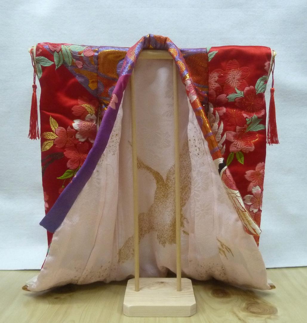 ミニチュア着物　赤地打掛　鶴/桜　34×37