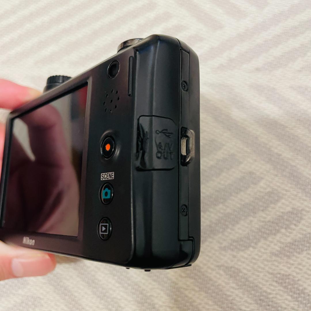 ニコン　COOLPIX 　S1100pj