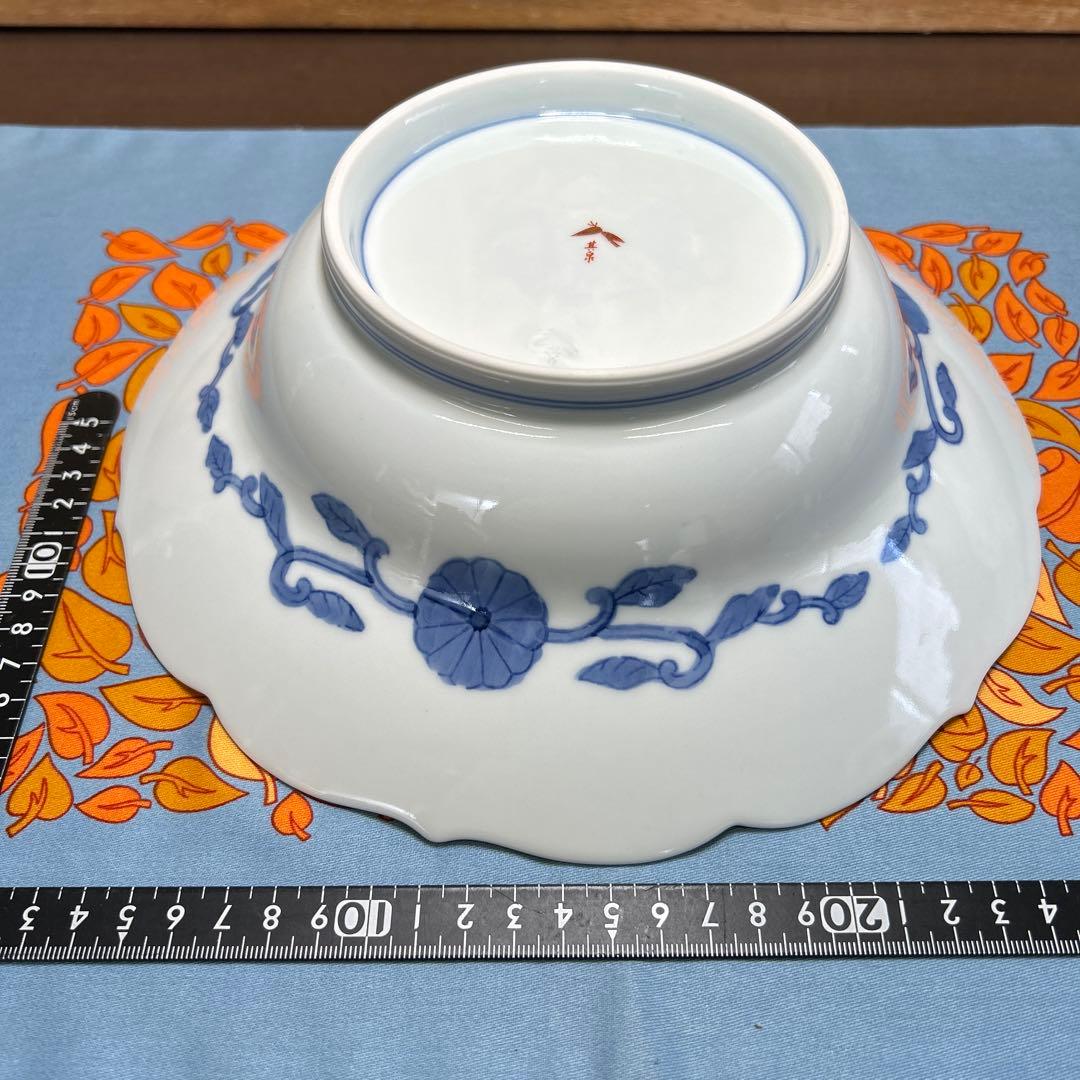 其泉　金彩色絵菊花唐草紋菓子鉢と青白磁牡丹彫銘々皿５枚揃　まとめ売り　美品