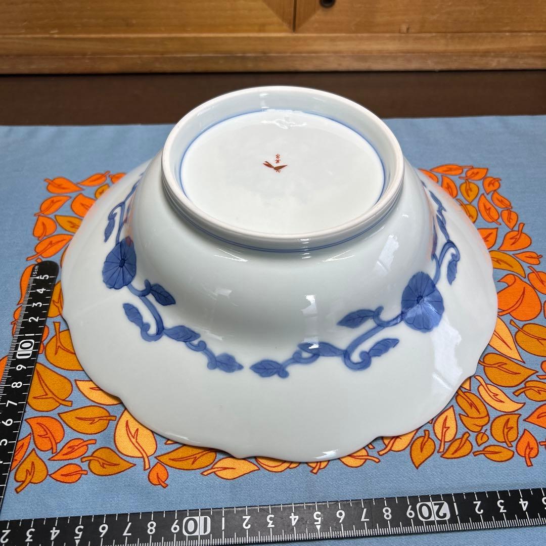 其泉　金彩色絵菊花唐草紋菓子鉢と青白磁牡丹彫銘々皿５枚揃　まとめ売り　美品