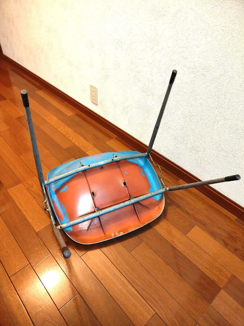 おしゃれレトロな椅子　アンティーク　古道具　スタッキングチェア