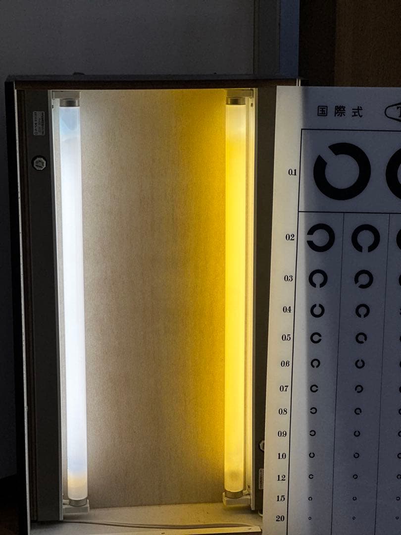 TTM 大型視力表 照明付き