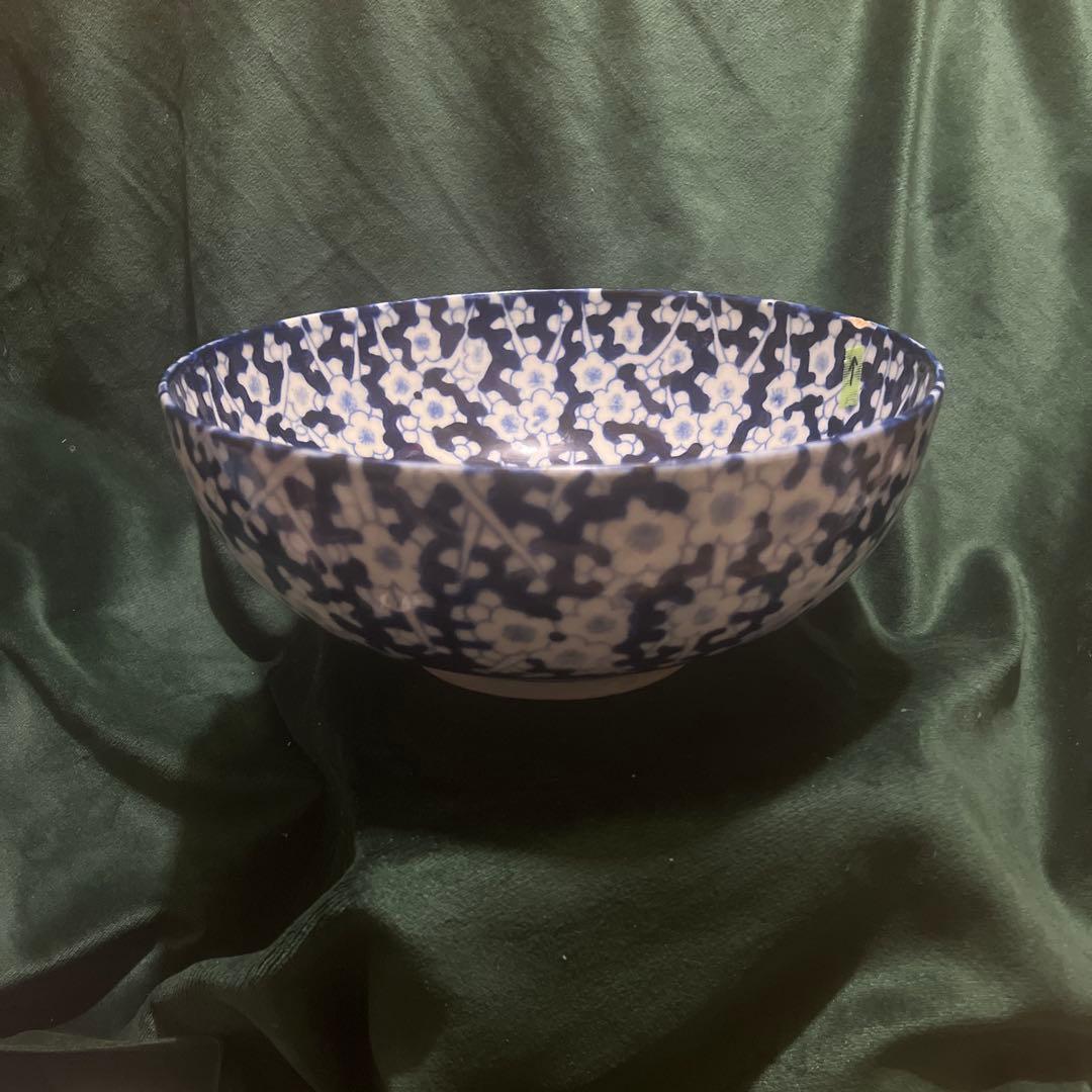 中国骨董品？古い染付 、古い青と白の花柄ボウル 旧家蔵出し （澄んだ声）