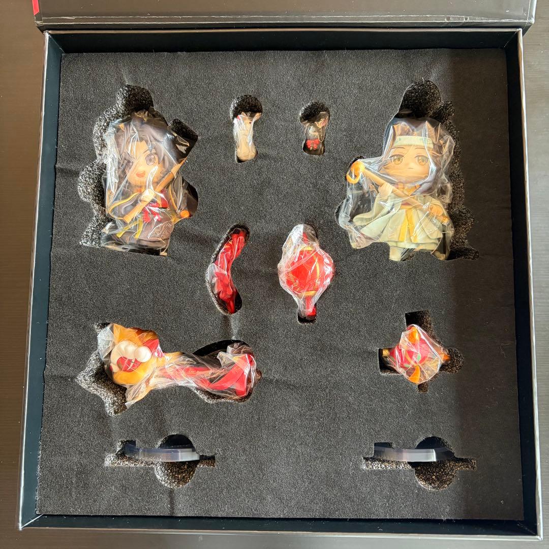 魔道祖師　フィギュアセット（背景付き）