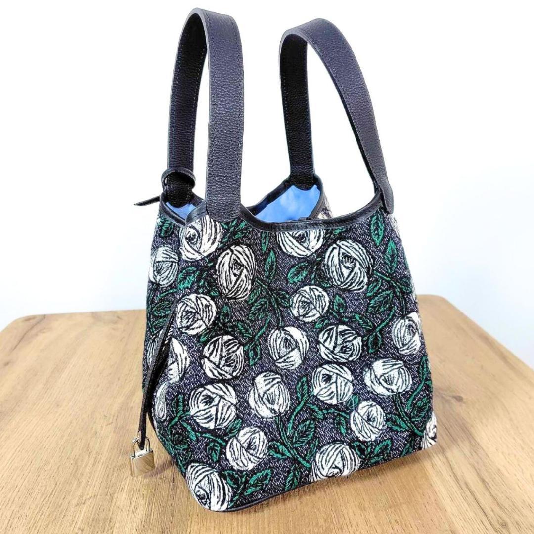 ミナペルホネン/2025rosyロージィーネイビ/牛革ブラックロックトート鍵