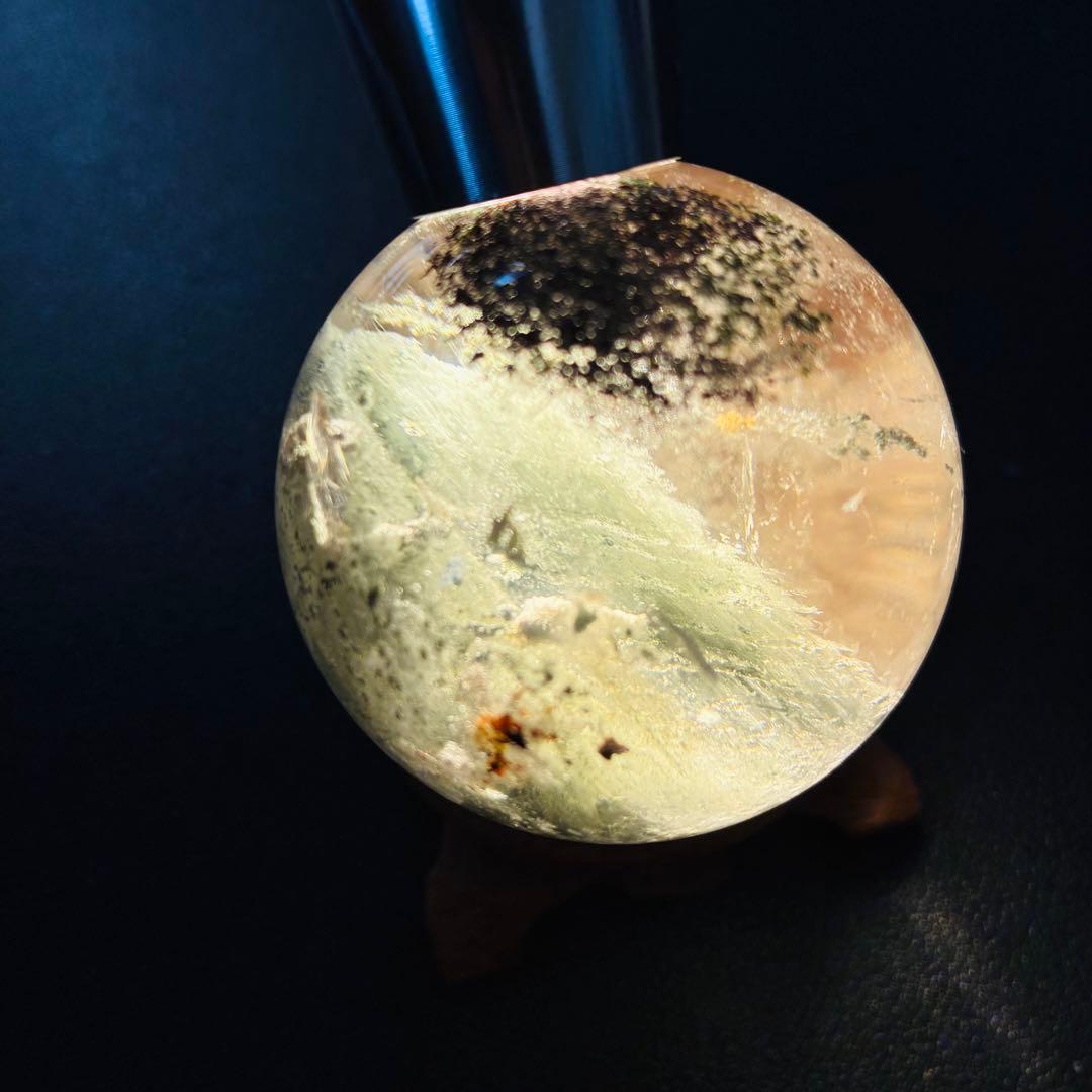ブラジル密林の幻影 ゴーストクォーツスフィア ボール　50mm 木製台座付き