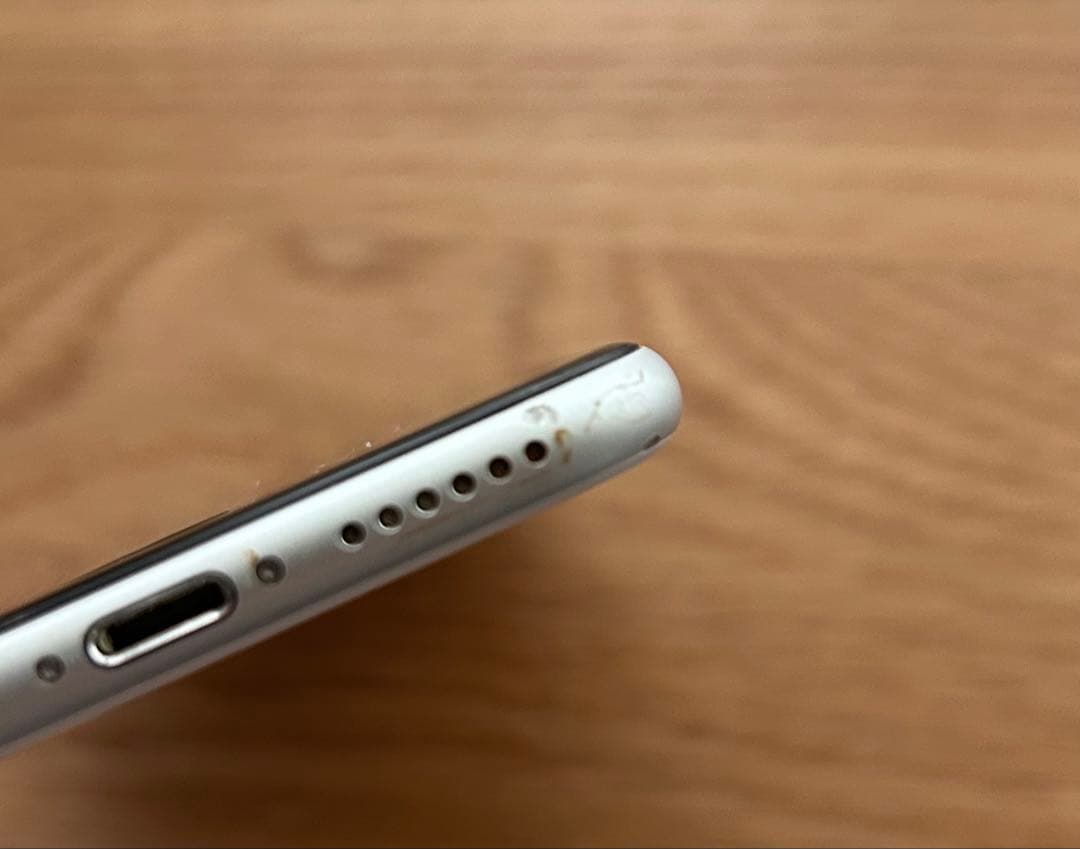 iPhone SE (第2世代) 64GB SIMロックなし★